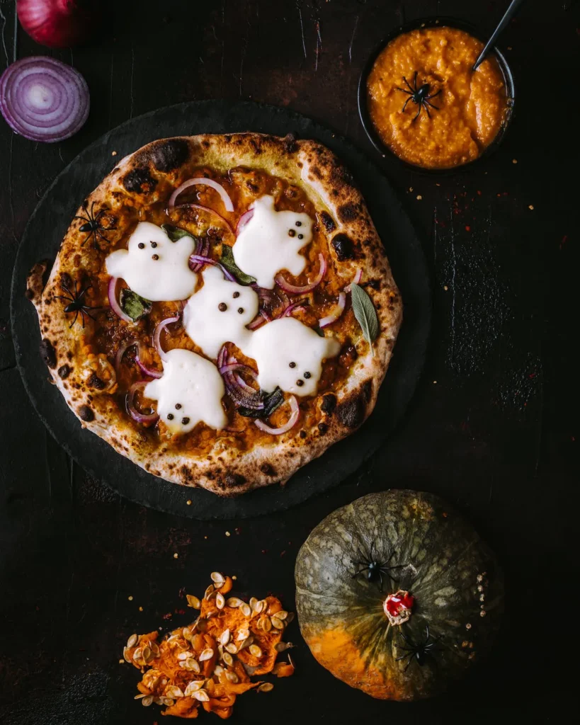 Domowa-pizza-z-duszkami-idealna-na-Halloween