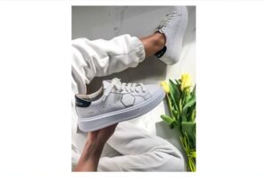 biale-sneakersy-damskie-gianmarko-czarne-elementy