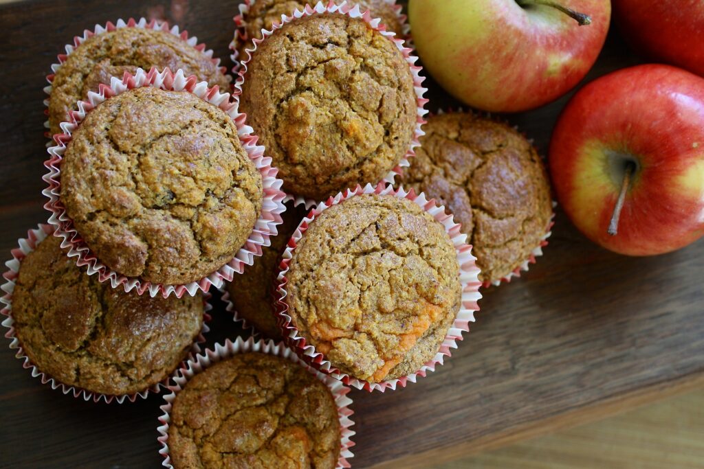 Domowe muffinki z jabłkami na drugie śniadanie