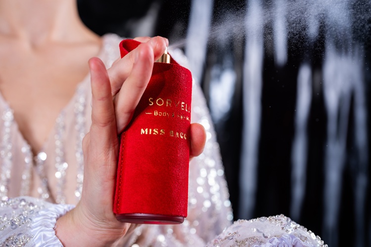 Sorvella Perfume mgiełka do ciała i włosów Miss Baccarat visuel 11